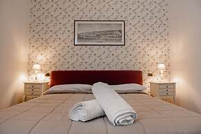 Al Centro Luxury Home