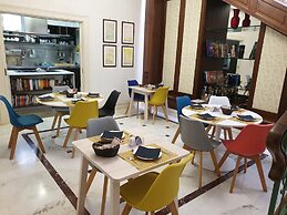 Al Centro Luxury Home