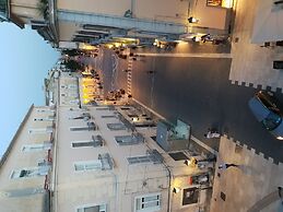 Al Centro Luxury Home