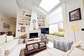 Al Centro Luxury Home