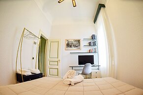 Al Centro Luxury Home