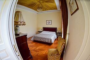 Al Centro Luxury Home