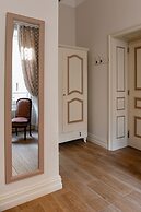 Al Centro Luxury Home