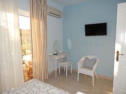 Palmina Mare Villa and Studios