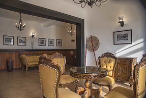 Eagle Regency Boutique Hotel