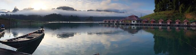 Saichol Floating Resort
