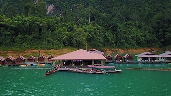 Saichol Floating Resort