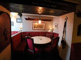 Ye Olde Cheshire Cheese Inn