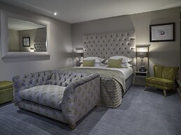 Boulevard Hotel