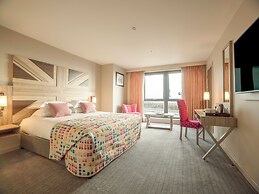 Boulevard Hotel