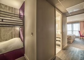 Boulevard Hotel