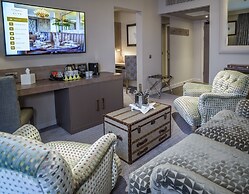Boulevard Hotel