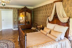 Pakruojis Manor's Palace Boutique Hotel