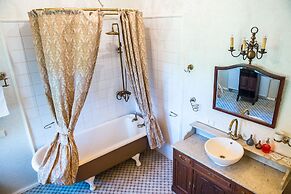 Pakruojis Manor's Palace Boutique Hotel