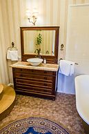 Pakruojis Manor's Palace Boutique Hotel