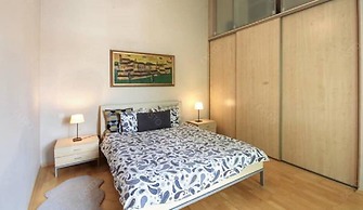 2 Bedroom Apartment near Town Hall