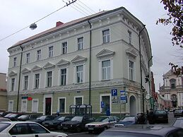 2 Bedroom Apartment near Town Hall