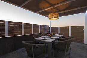 Dolphin Luxury Apartments