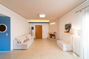 Dolphin Luxury Apartments