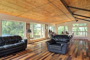 8 bedroom Shamrock Beach Cottage