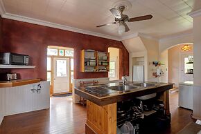 8 bedroom Shamrock Beach Cottage