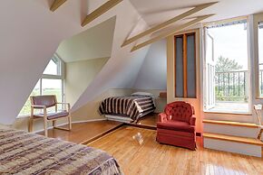 8 bedroom Shamrock Beach Cottage