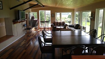 8 bedroom Shamrock Beach Cottage