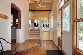 8 bedroom Shamrock Beach Cottage