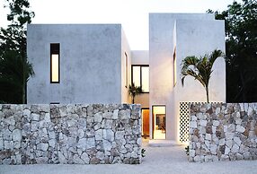 The Mayan Jungle House