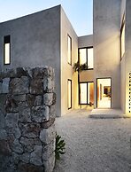 The Mayan Jungle House