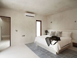 The Mayan Jungle House