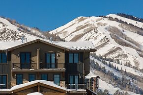 The Residences at Blackstone