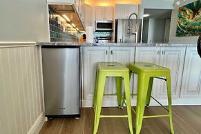 Shoalwater 1106 3 Bedroom Condo by RedAwning