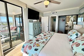 Shoalwater 1106 3 Bedroom Condo by RedAwning