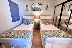 Shoalwater 1106 3 Bedroom Condo by RedAwning