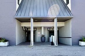 Castaways 9c 2 Bedroom Condo by RedAwning