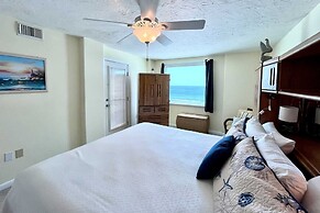 Castaways 9c 2 Bedroom Condo by RedAwning