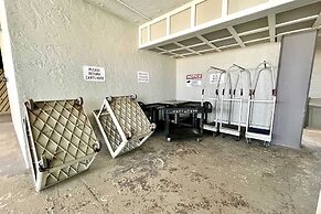 Castaways 9c 2 Bedroom Condo by RedAwning