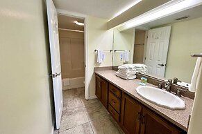 Castaways 9c 2 Bedroom Condo by RedAwning