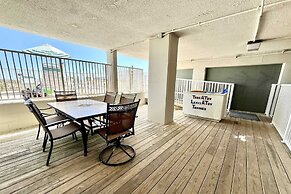 Castaways 9c 2 Bedroom Condo by RedAwning