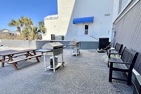 Castaways 9c 2 Bedroom Condo by RedAwning