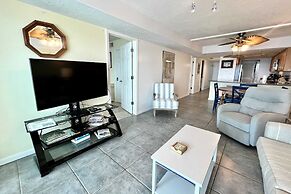 Castaways 9c 2 Bedroom Condo by RedAwning