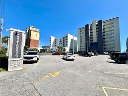 Castaways 9c 2 Bedroom Condo by RedAwning