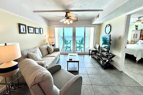 Castaways 9c 2 Bedroom Condo by RedAwning