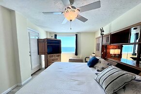 Castaways 9c 2 Bedroom Condo by RedAwning