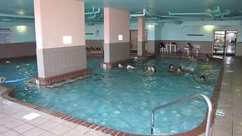 Phoenix Vii-503 3 Bedroom Condo by Redawning