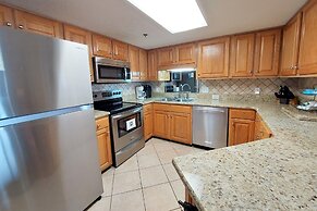 Phoenix Vii-503 3 Bedroom Condo by Redawning