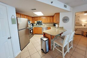 Phoenix Vii-503 3 Bedroom Condo by Redawning