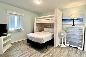 Tropical Winds 304 3 Bedroom Condo by RedAwning