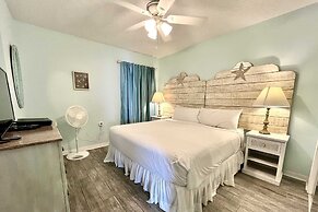 Tropical Winds 304 3 Bedroom Condo by RedAwning